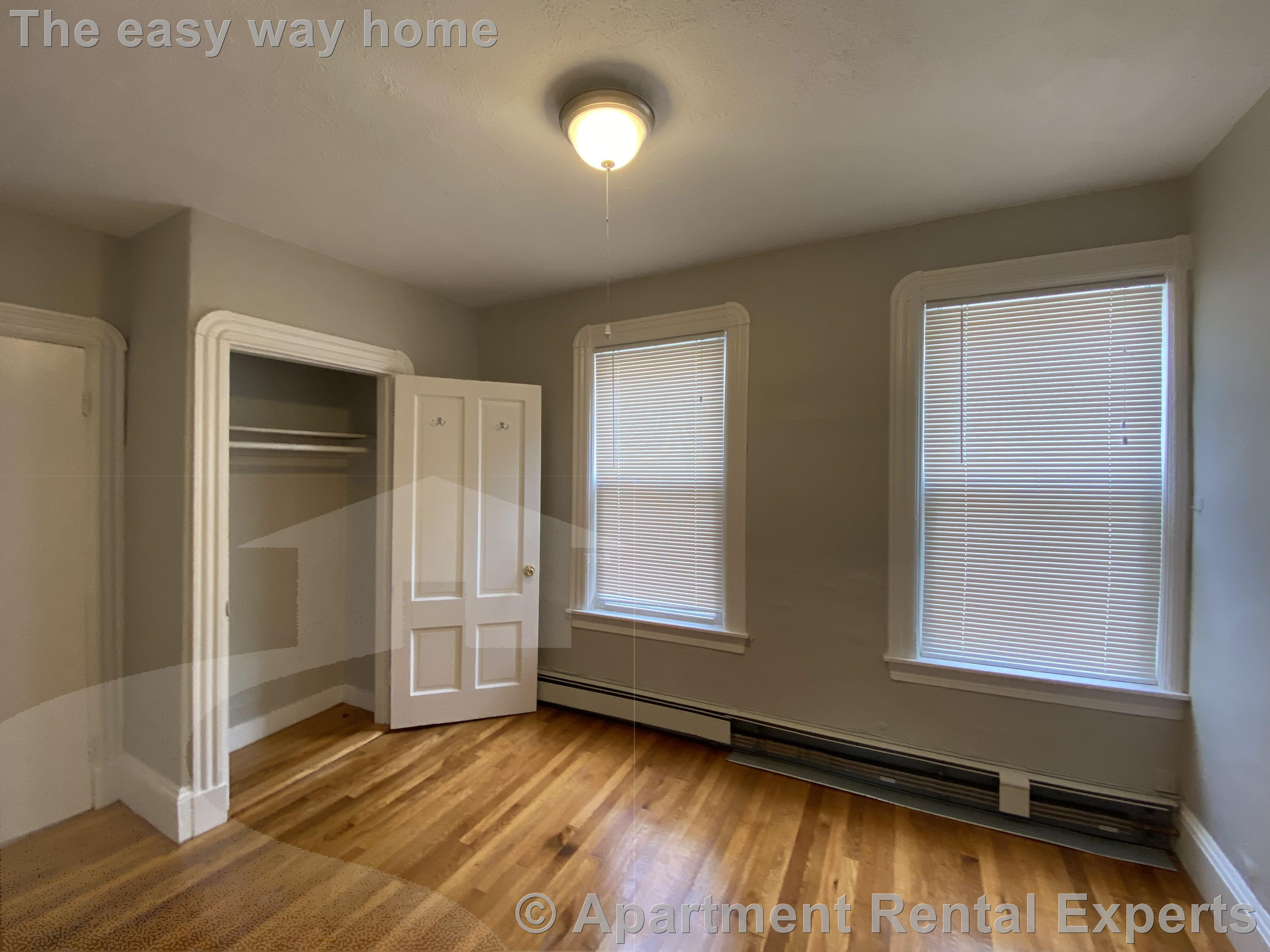 568 Green St, Central Square