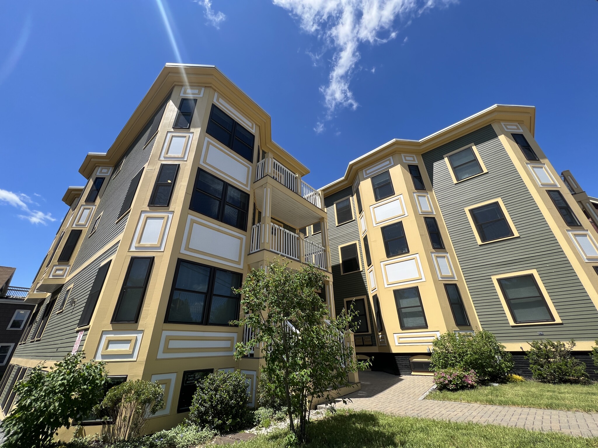 116 Holland St, Davis Square