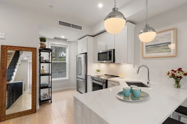 174 Fisher Ave, Mission Hill