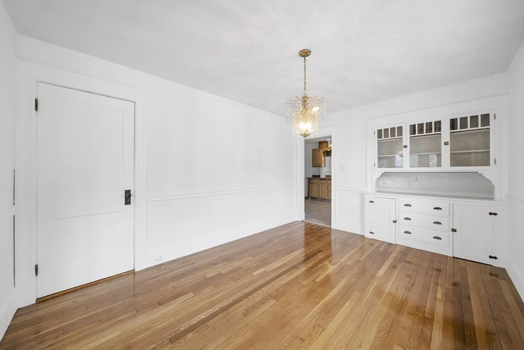 180 Faneuil St, Brighton