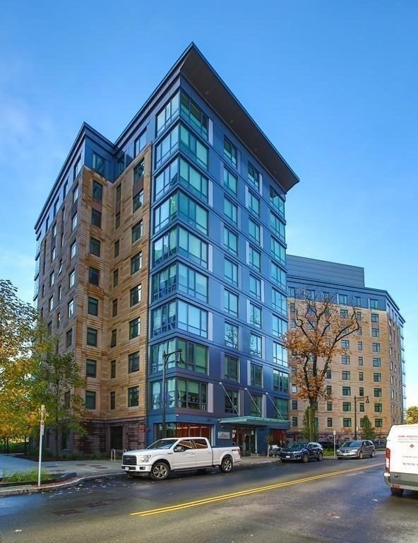 80 Fenwood, Longwood