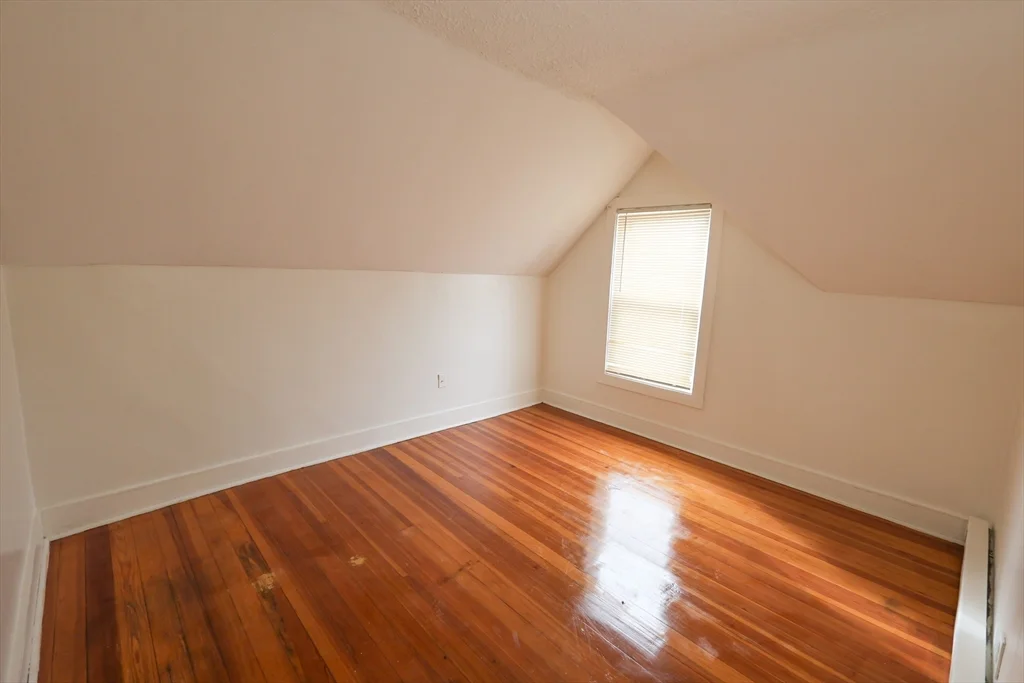 498 Whipple St, Fall River