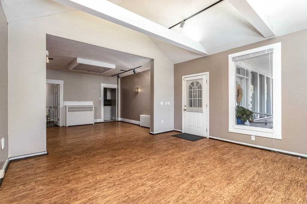 886 Main St, Fitchburg