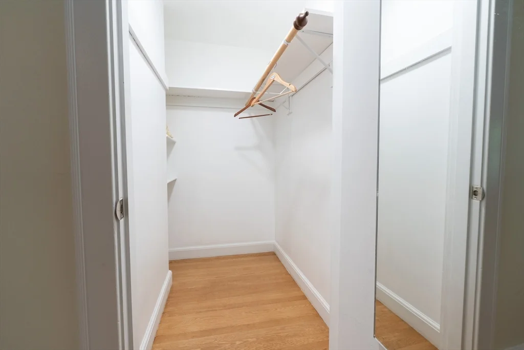 5 Fairview Rd, Canton