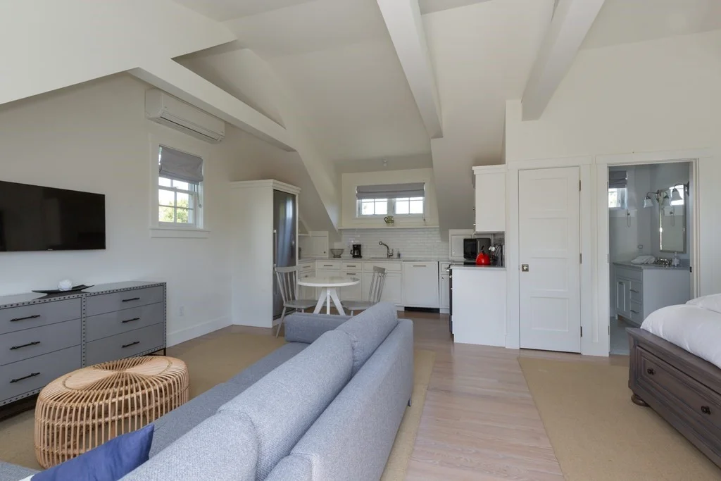 12 Pond View Dr, Nantucket