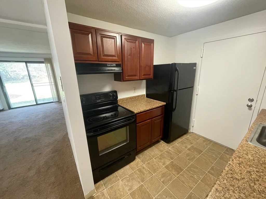 17 Village Rock Ln, Natick