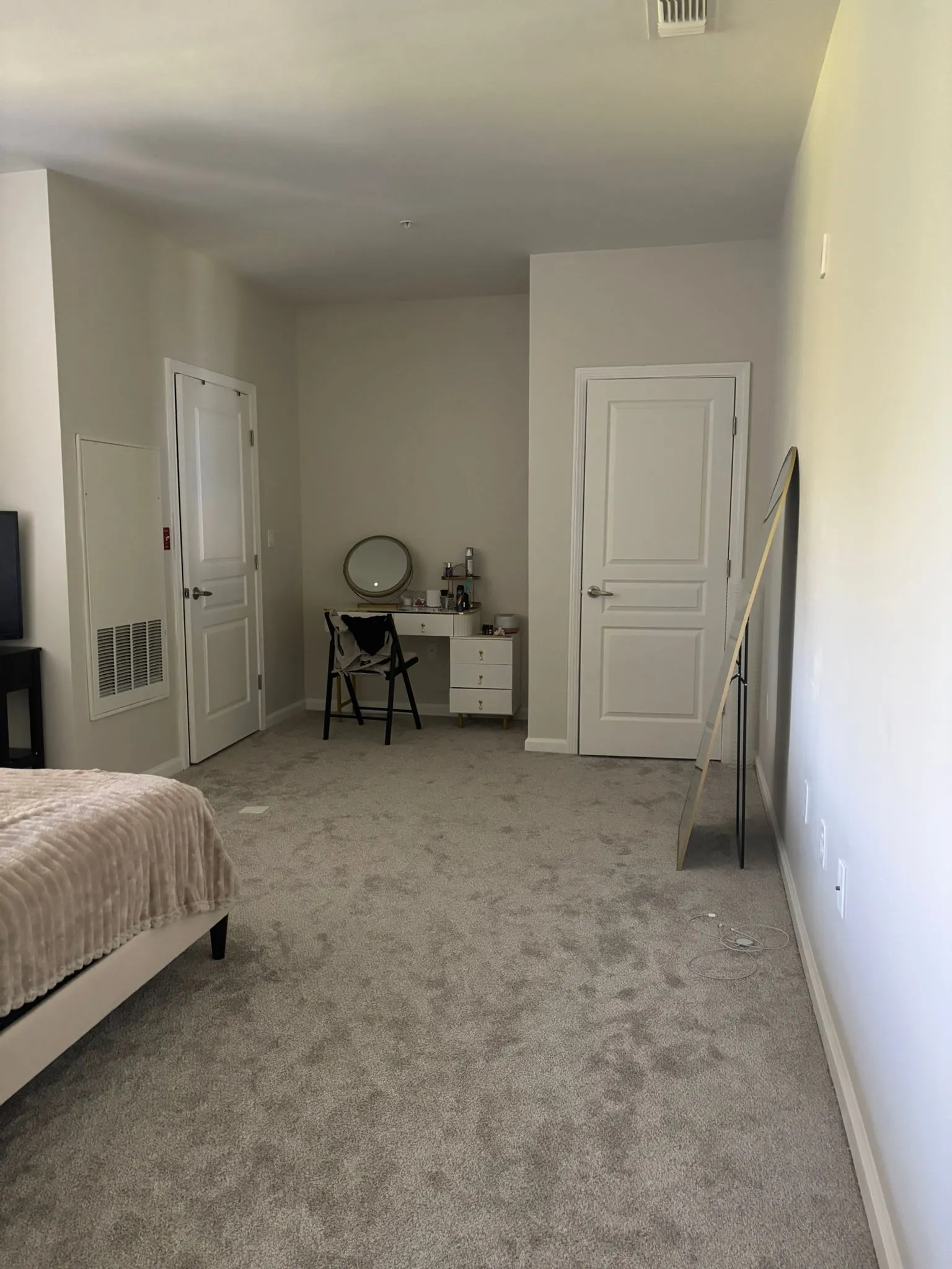 375 Acorn Park Dr, Belmont