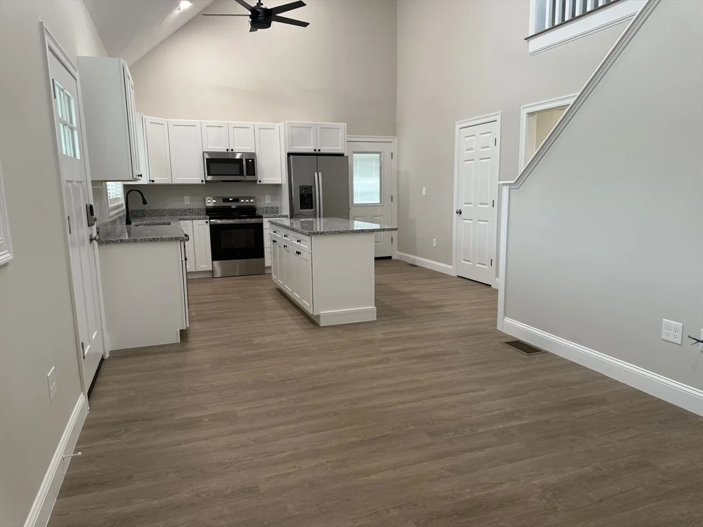 14 Glacier Path, Middleboro