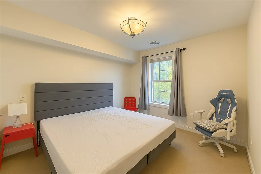 463 Rutherford Ave, Charlestown