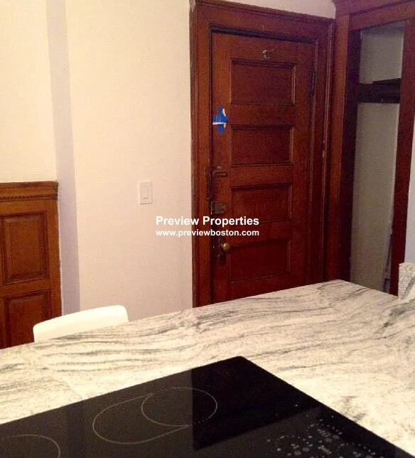 849 Beacon St, Fenway