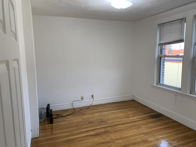 1 bed, 1 bath apartment for rent at 15 Scottfield Rd Unit 8, Allston — photo 2 of 5