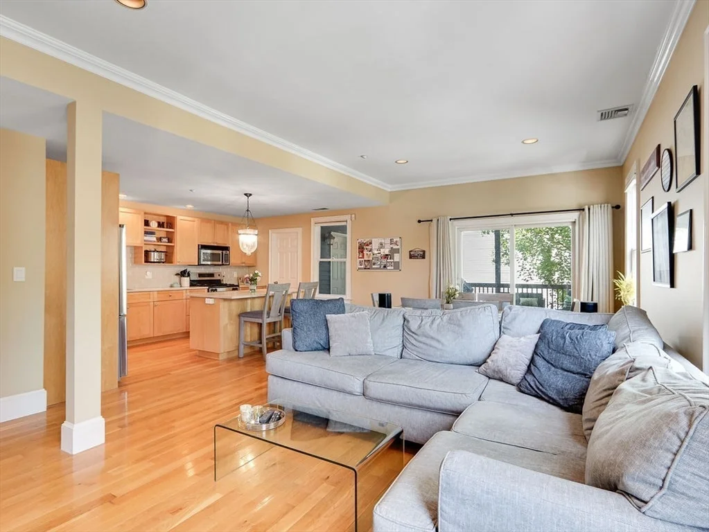 201 K St, South Boston