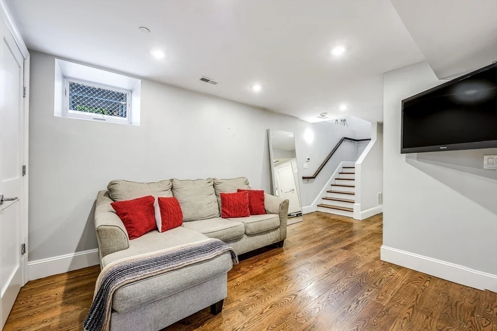 1650 Columbia Rd, South Boston