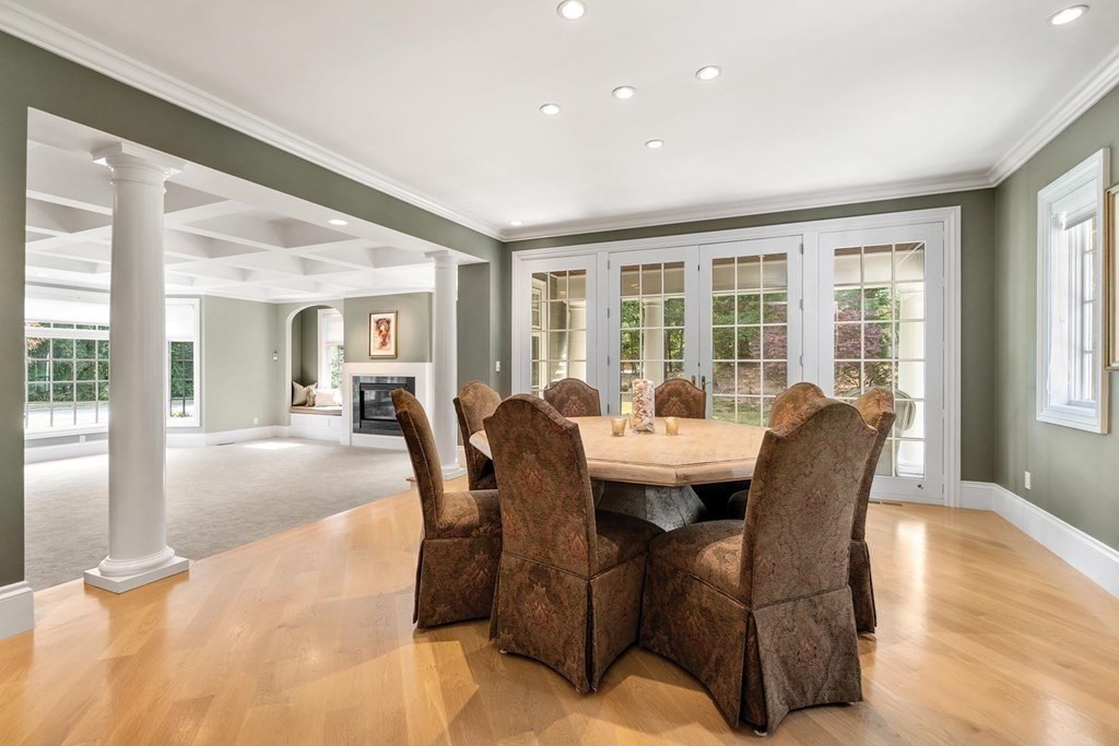 196 Bridle Trail Rd, Needham