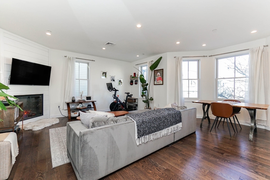 213 East Eagle St, East Boston