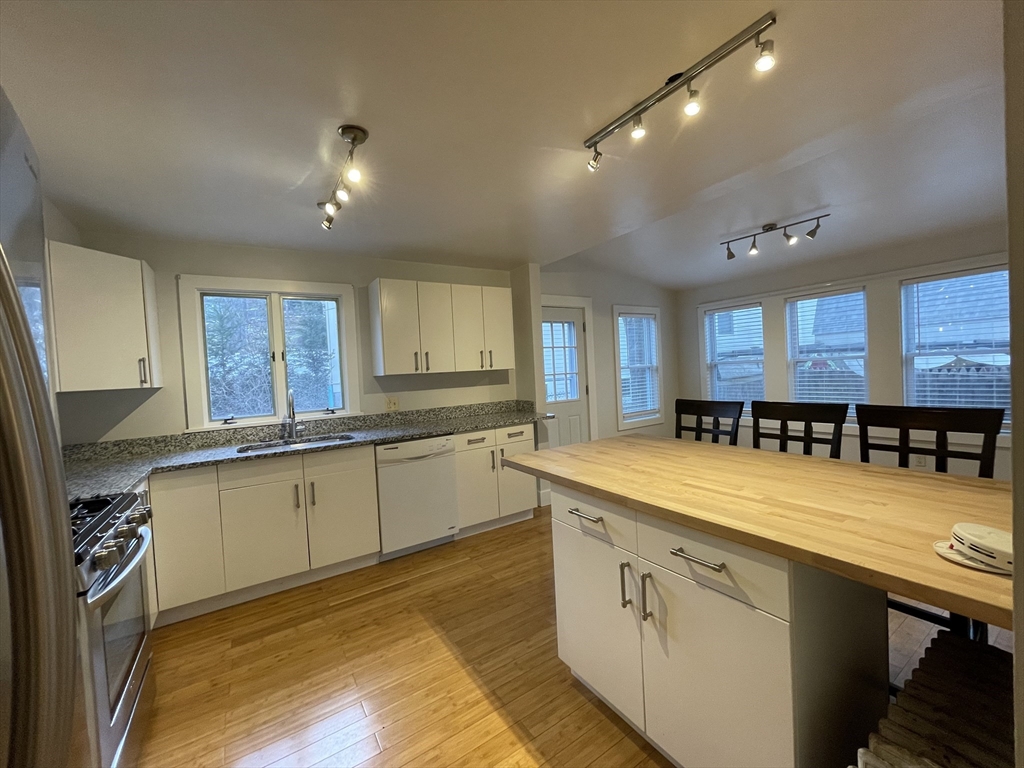 11 Maple Cir, Newton Corner