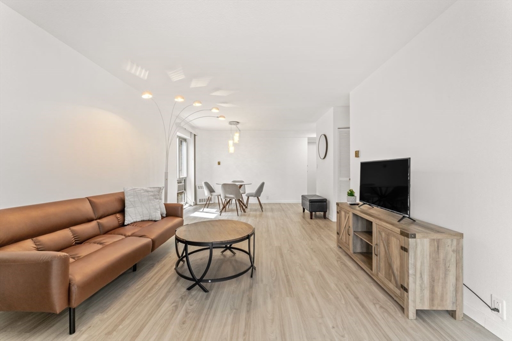 19 Winchester St, Coolidge Corner