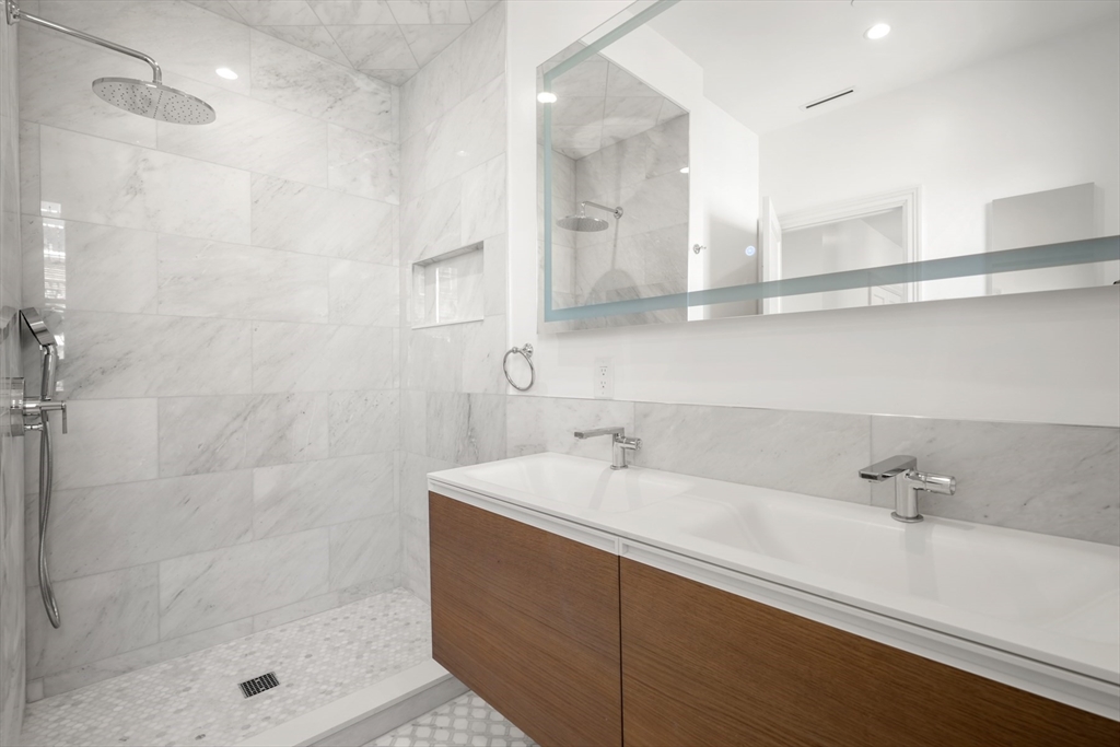 112 Myrtle, Beacon Hill