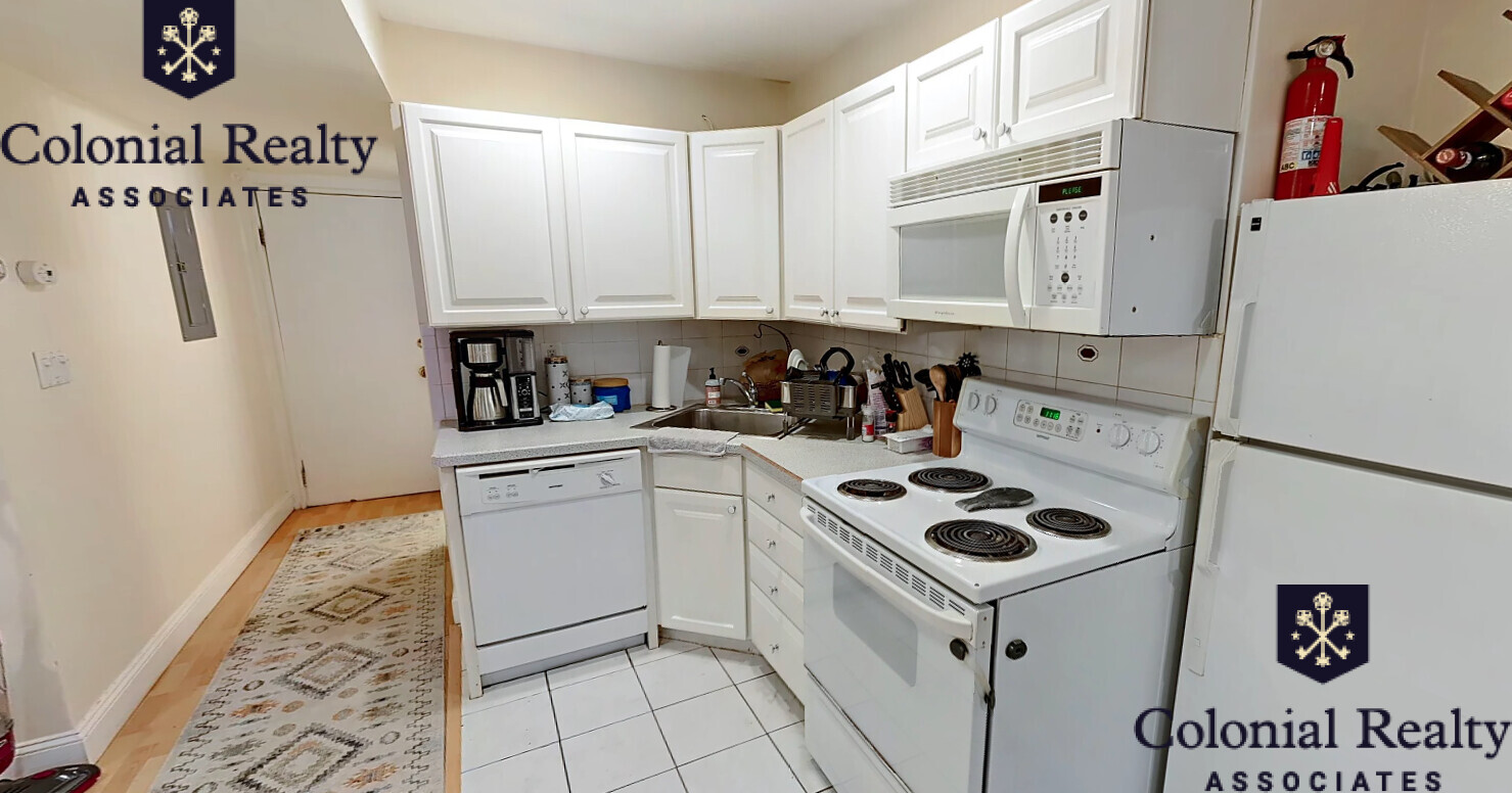 12 Dean Rd, Brookline