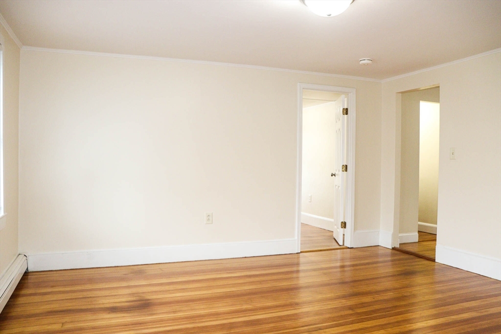 9 Forest Ave Ct, Plymouth