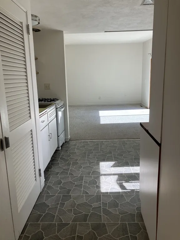 583 Gay St, Westwood