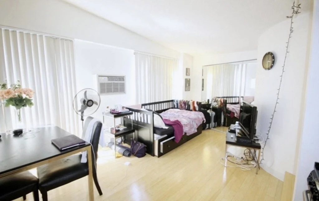 12 Stoneholm St, Fenway