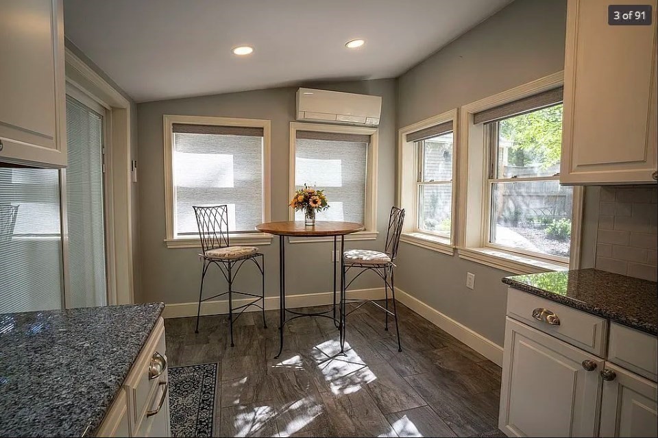 52 Lake Shore Dr S, Westford