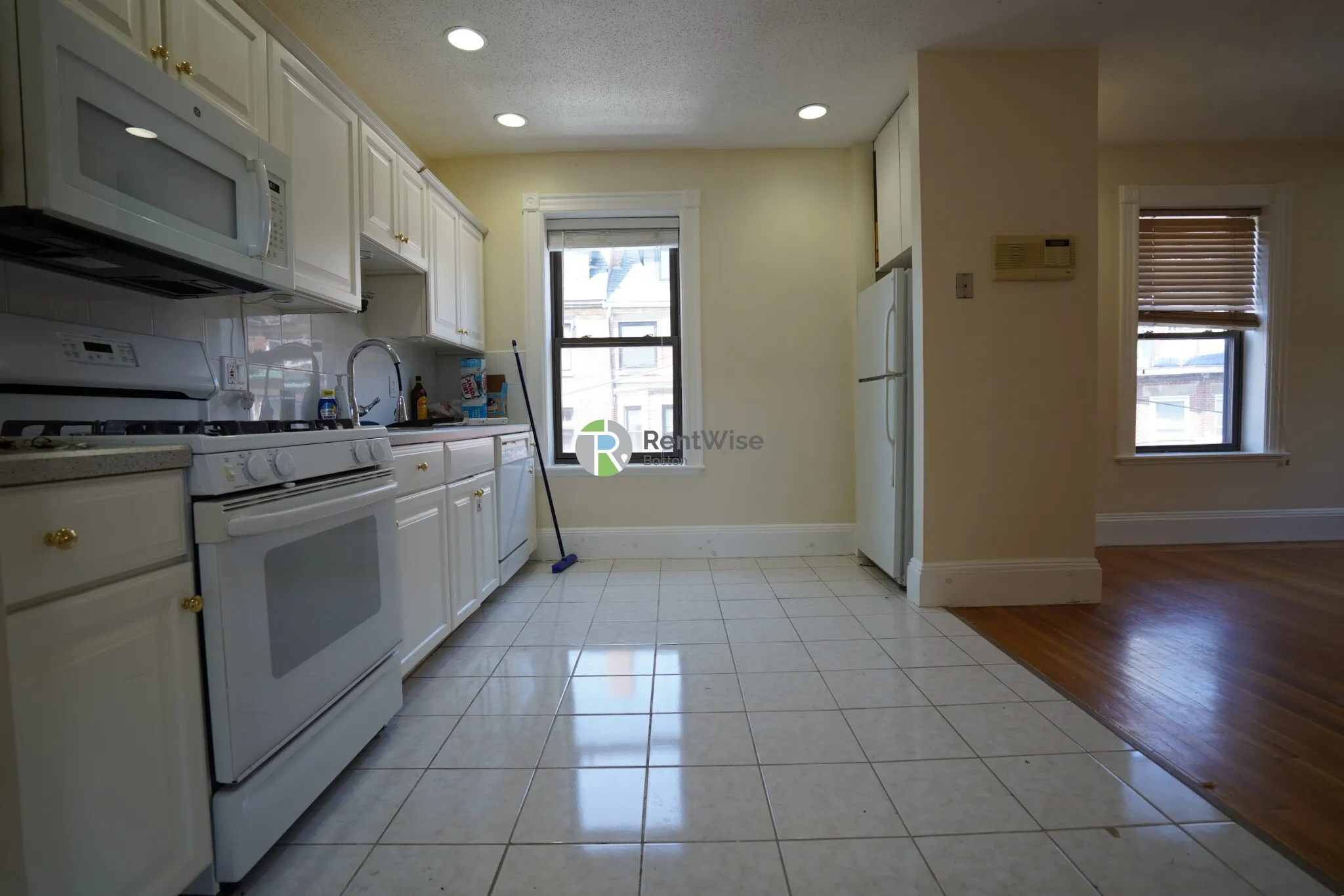 12 Dean Rd, Brookline