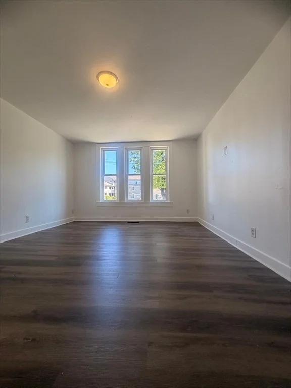 416 Middleboro Ave, Taunton