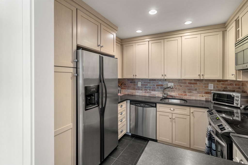 30 Hancock St, Beacon Hill