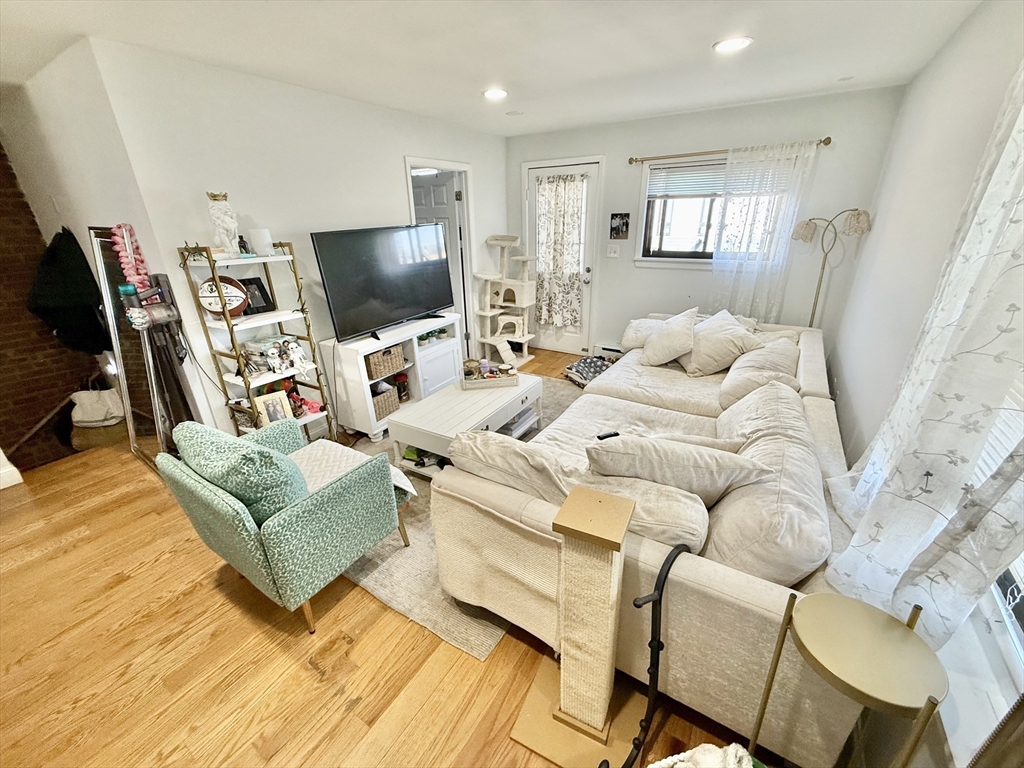 9 Boston St, South Boston