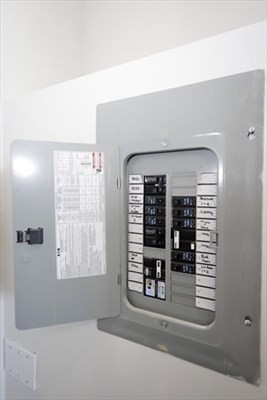 1504 Purchase, Center