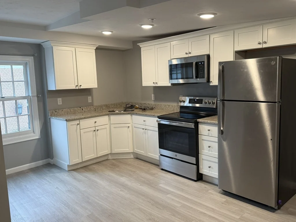 10 Leyden St, Plymouth