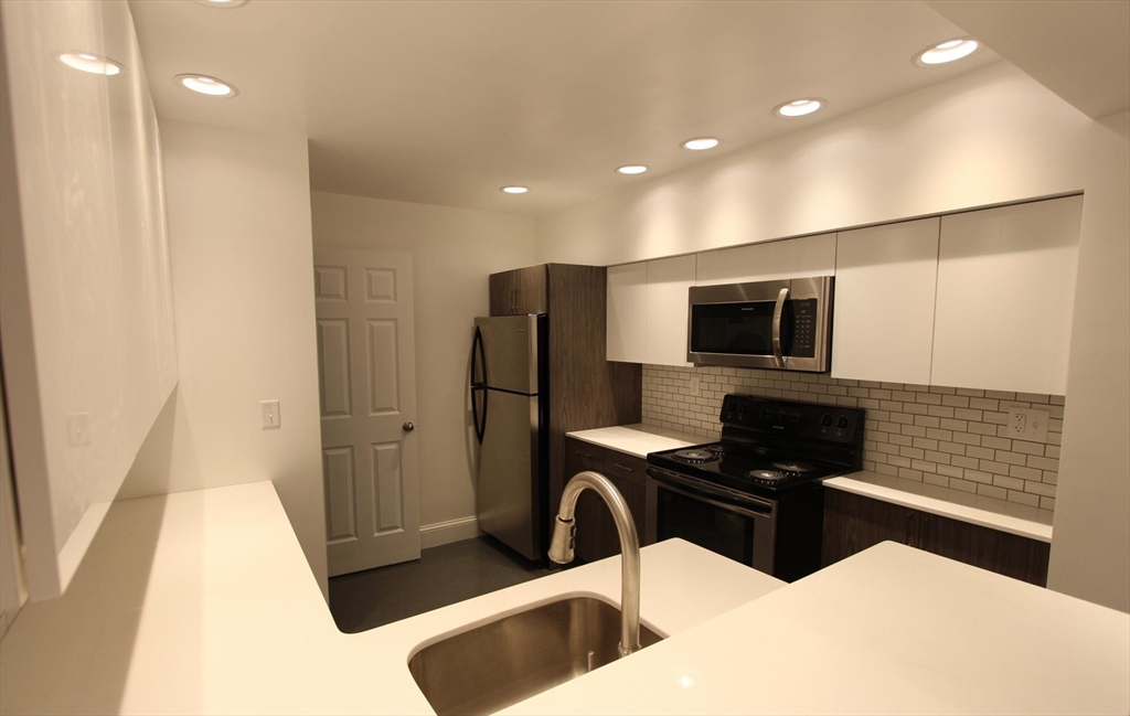 127 Saint Botolph St, Back Bay