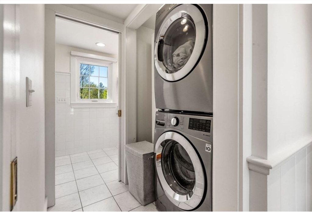 6 Depot St, Westford