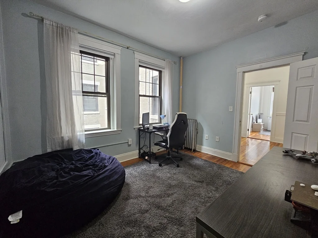 1564 Commonwealth Ave, Brighton