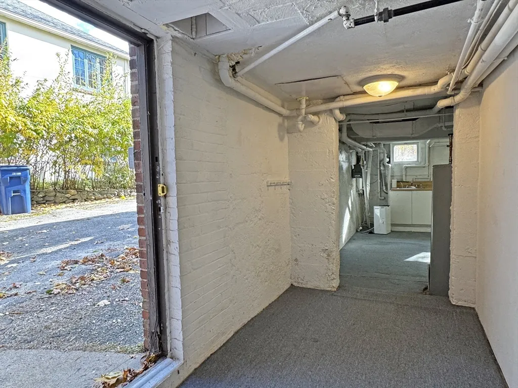 280 Quinobequin Rd, Waban