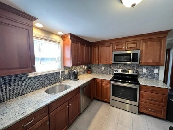 375 Elm St, Braintree