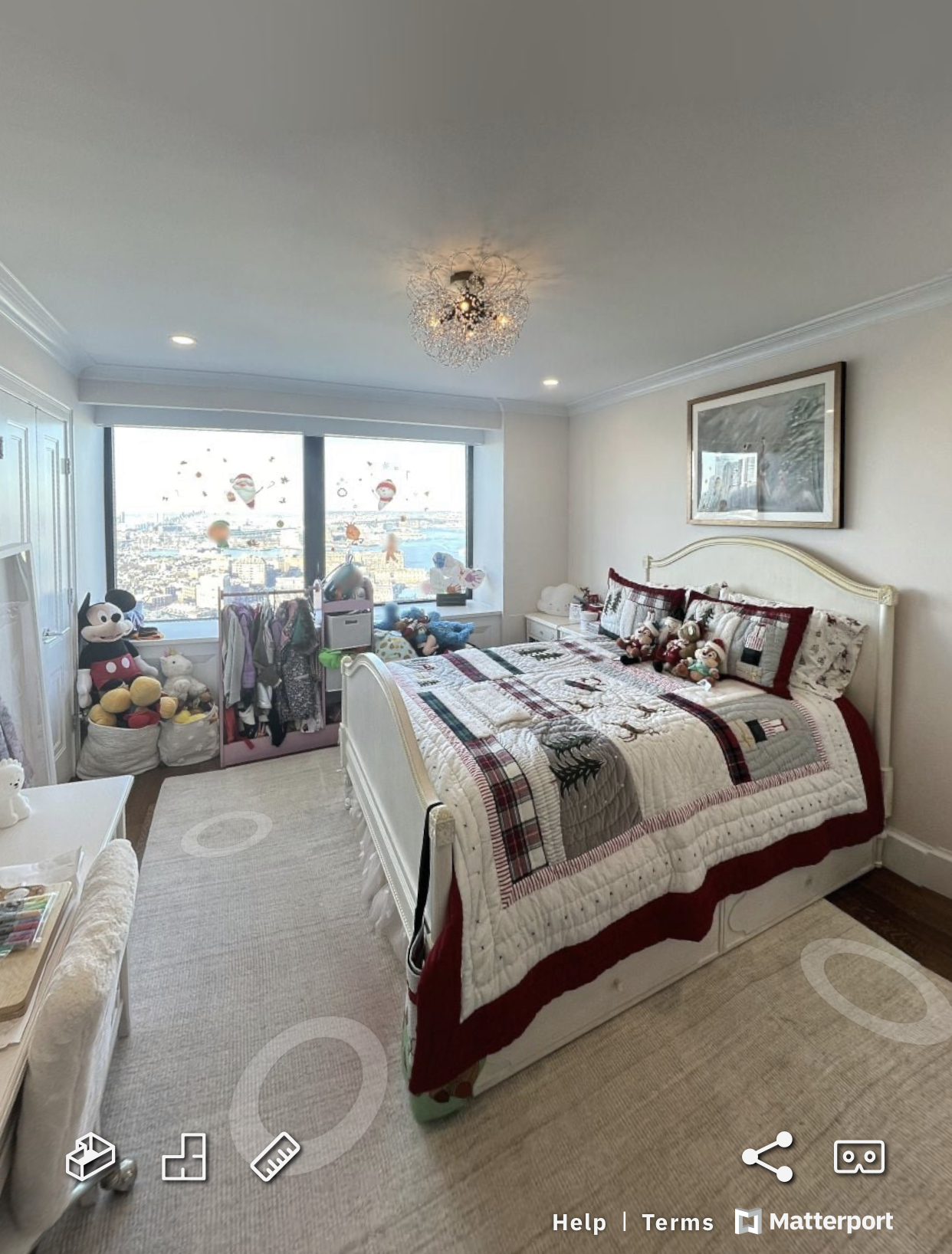 85 East India Row, Downtown