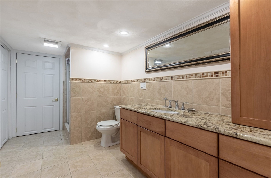 2 Sigmund St, Lynnfield