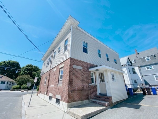499 Medford St, Malden