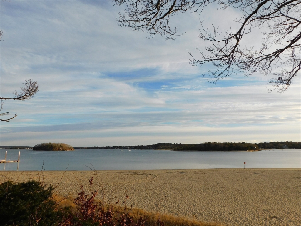 16 Thirteenth St, Wareham