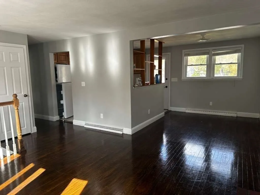 63 Mcgarvey Rd, Stoughton