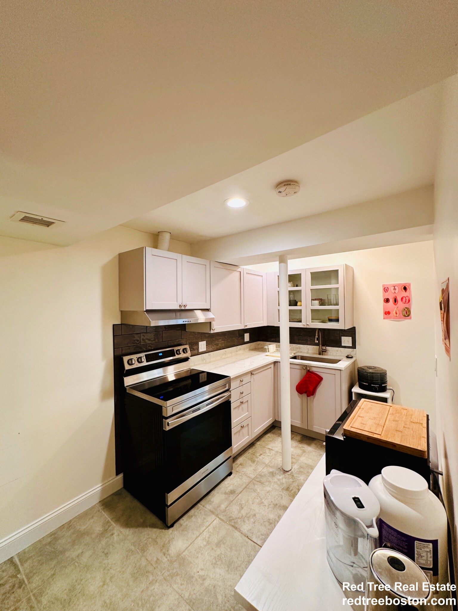 18 Senator Bolling Cir, Dorchester