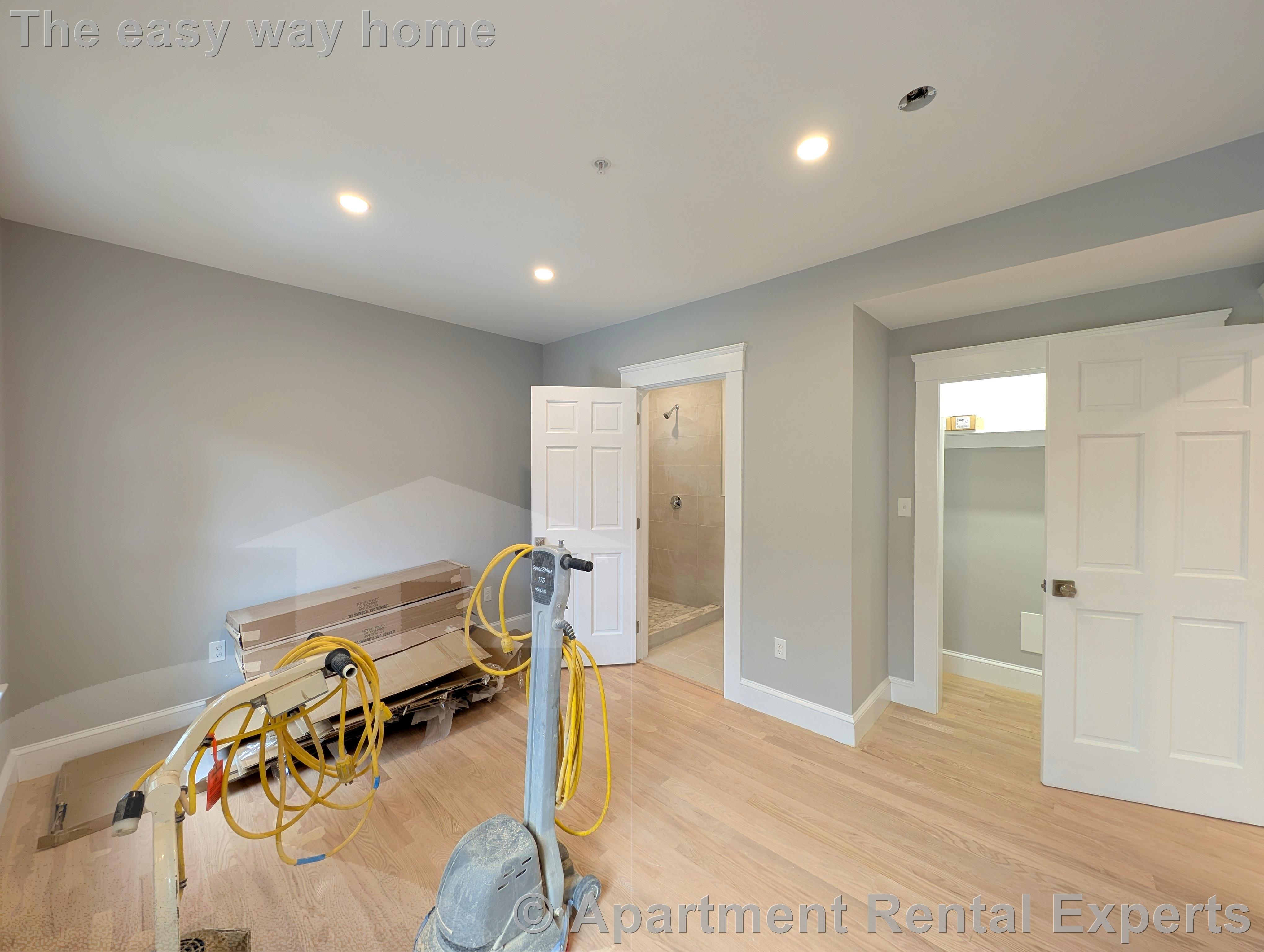 86 Orchard St, Tufts