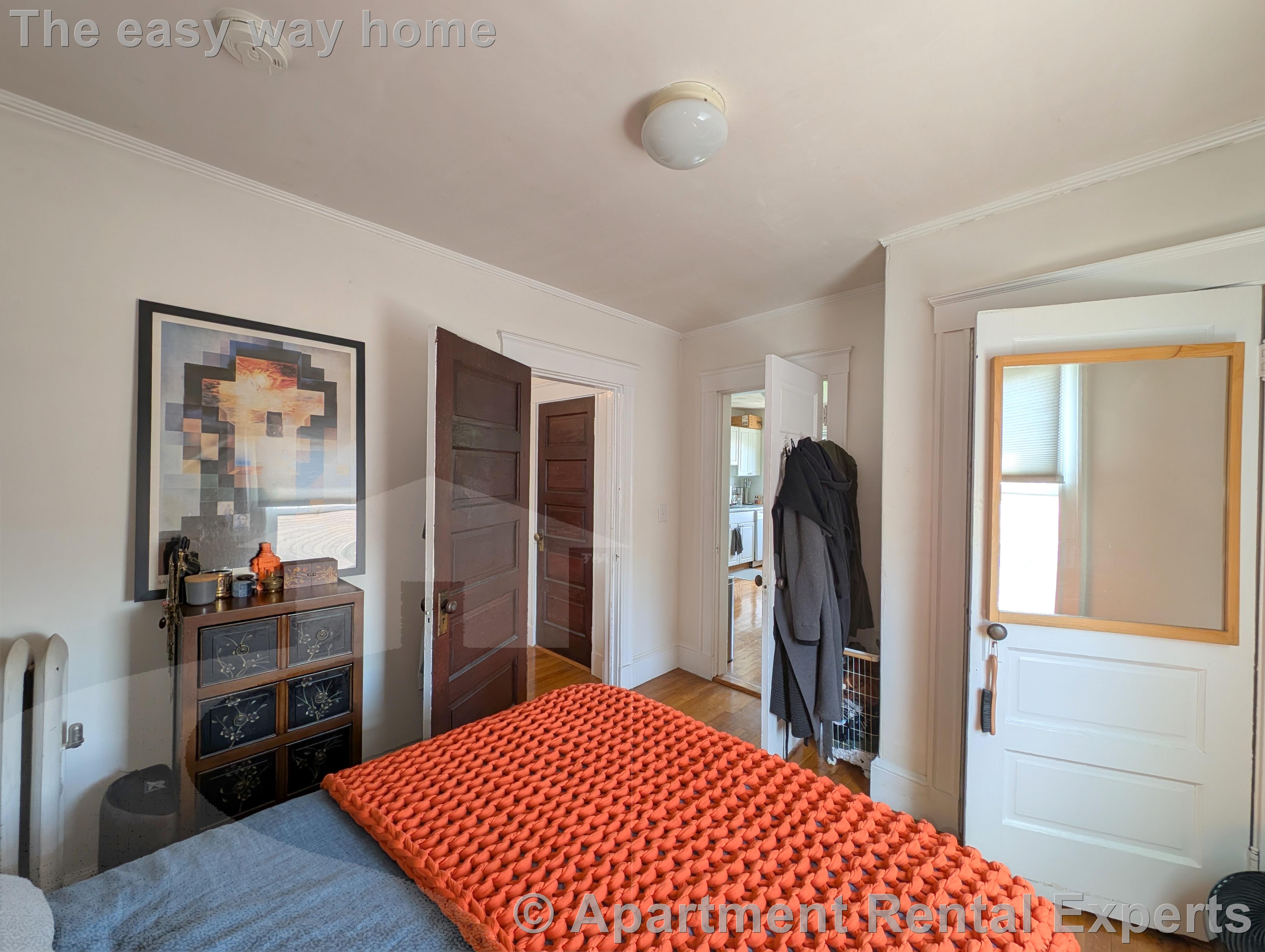 998 Broadway, Davis Square