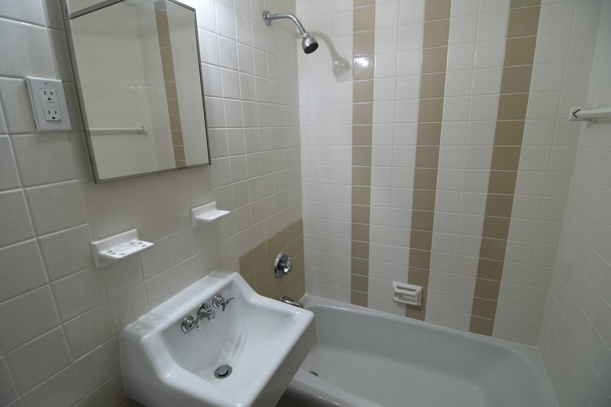 180 North Beacon St, Brighton