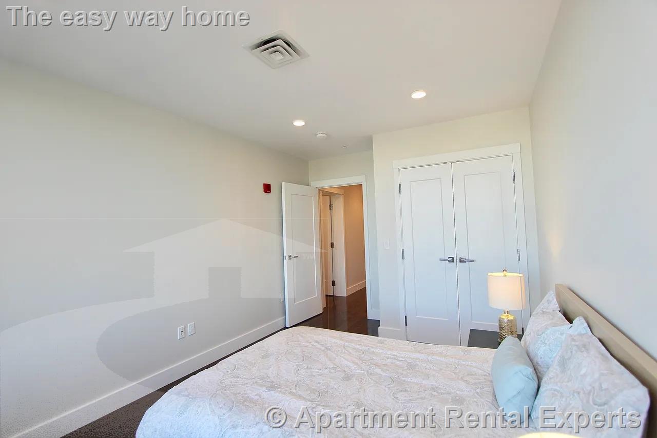 434 Mcgrath Hwy, Prospect Hill