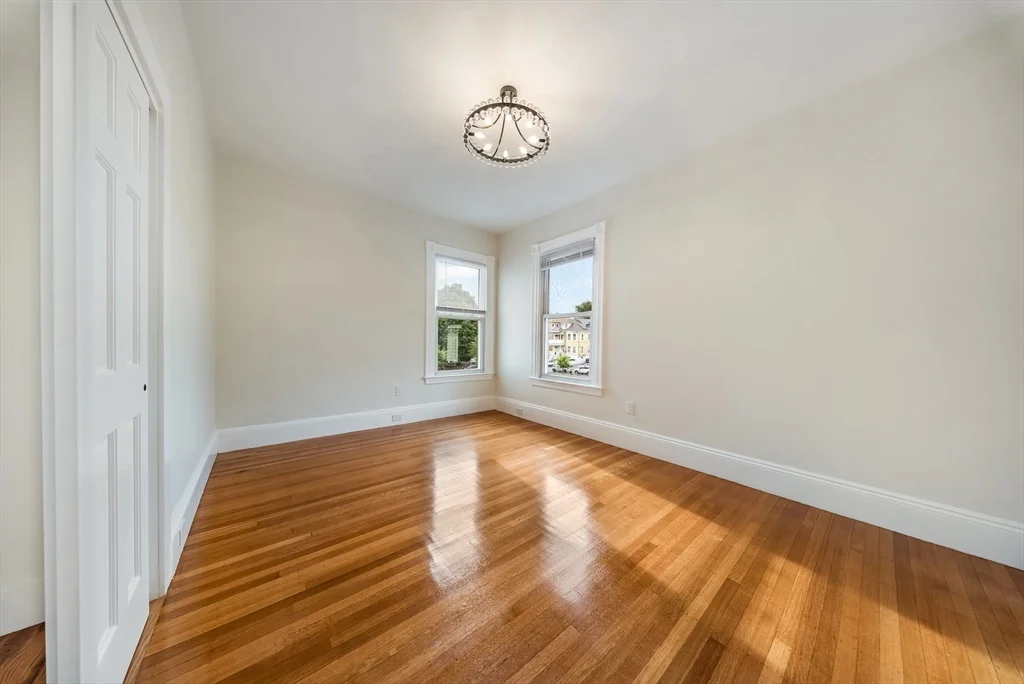 180 Jackson St, Lawrence