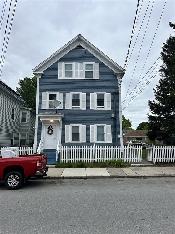 100 Foster St, Lawrence